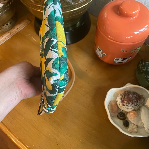 Giani Bernini Lemon Print Wristlet EUC. - Picture 12 of 16